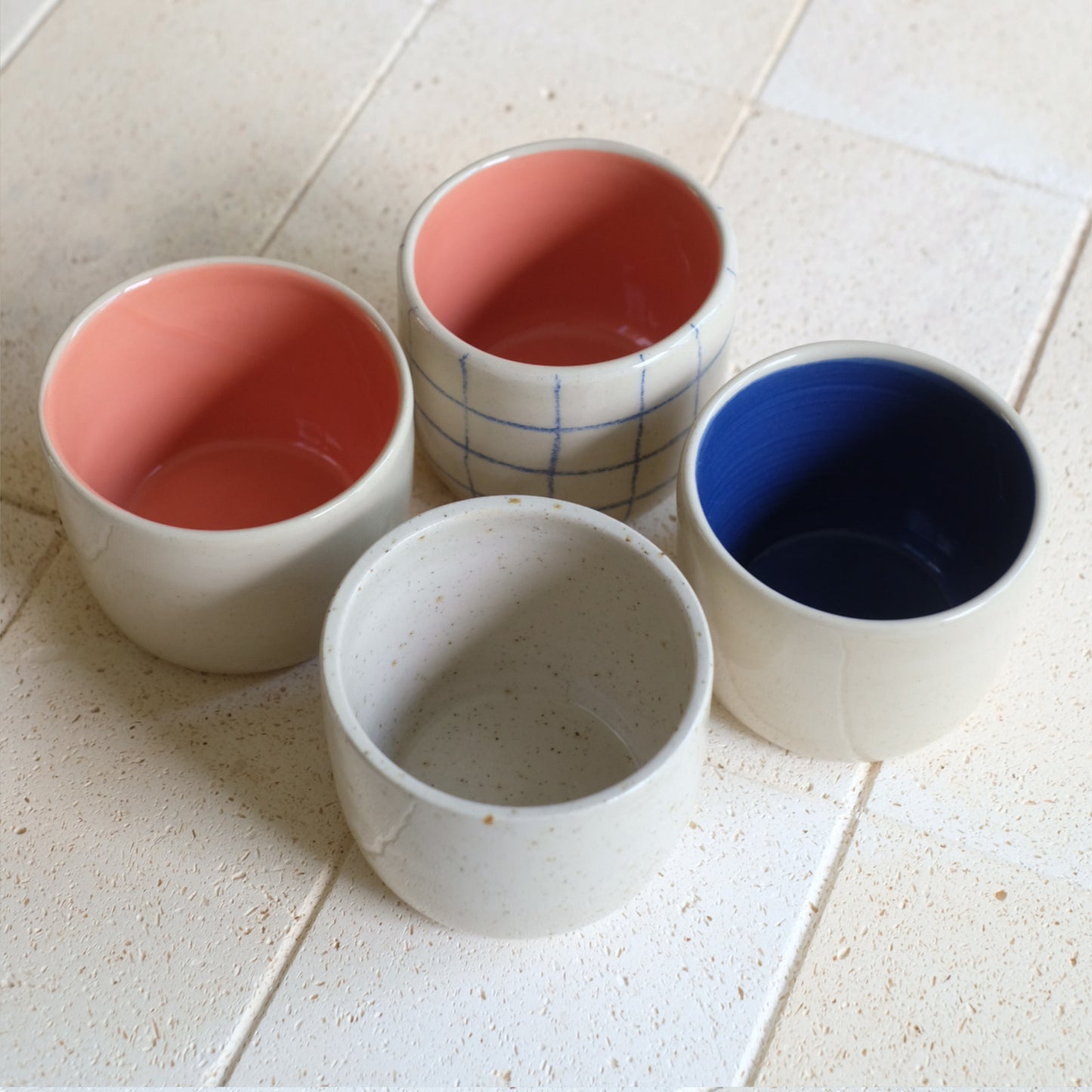 Cappuccino-Becher - Handgefertigt Natur mit Apricot Innenseite